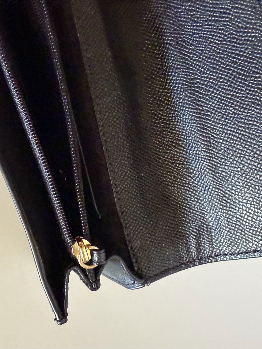 COACH Black Leather Wristlet Wallet with Gold Logo - Picture 4 of 6